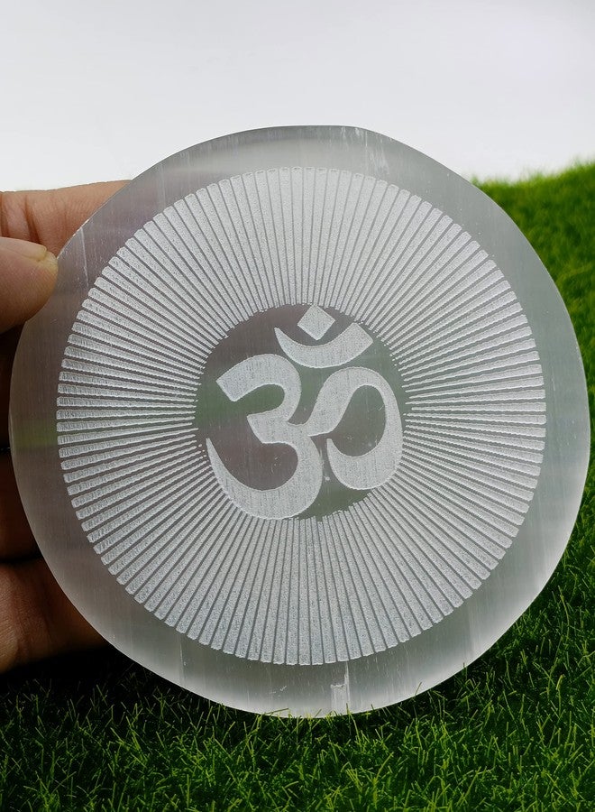 FENGSHUI AGATE لوحة شحن من العقيق السيلينيت بنمط ثلاثي الأبعاد محفور عليها رمز أوم، تستخدم في علاج الريكي وفي كريستال الفينغ شوي. - Image 5